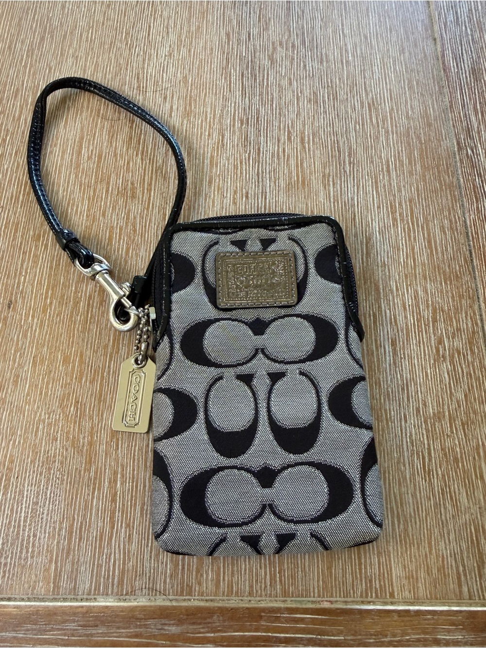 Y2K Coach Black Signature Wristlet Case